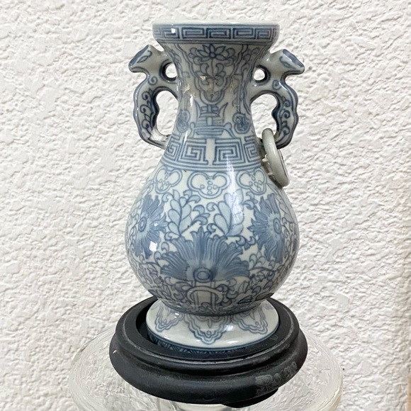 Vintage Asian Blue/White Ceramic Porcelain 5.25” Vase - Picture 2 of 15